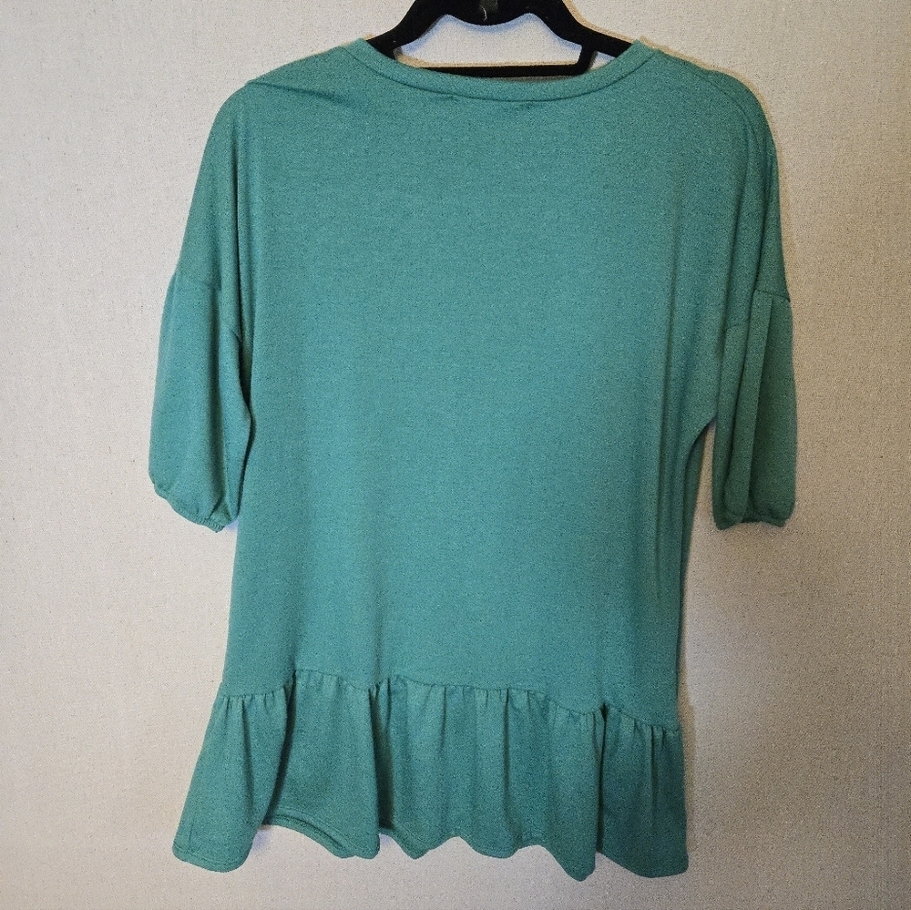 Velvet Torch Green Short Sleeve Top Tunic Shirt NWT - Picture 3 of 4